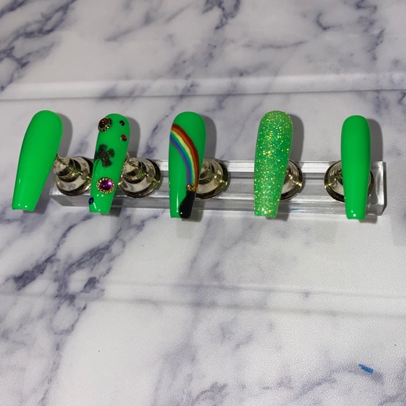 St. Patrick’s Day Press on Nails - Picture 2 of 4